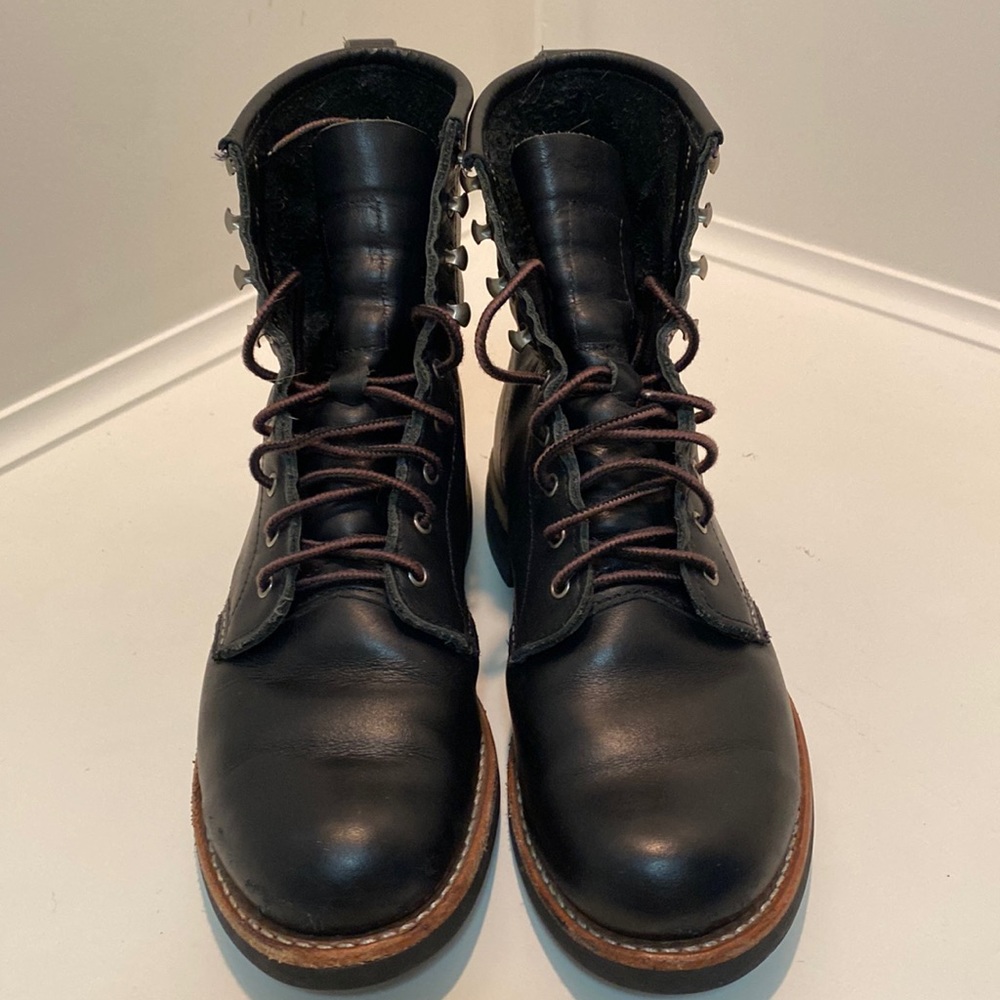 Women’s heritage red wing lace up boots .